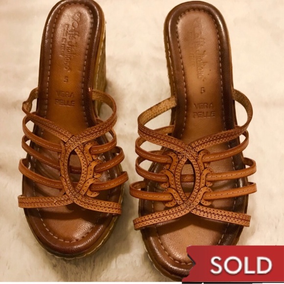 Sandals 👡 - Picture 1 of 5